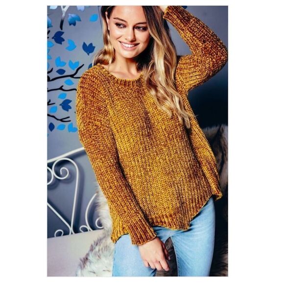 CHUNKY Knit Chenille Sweater with Scalloped Hem - Picture 2 of 11